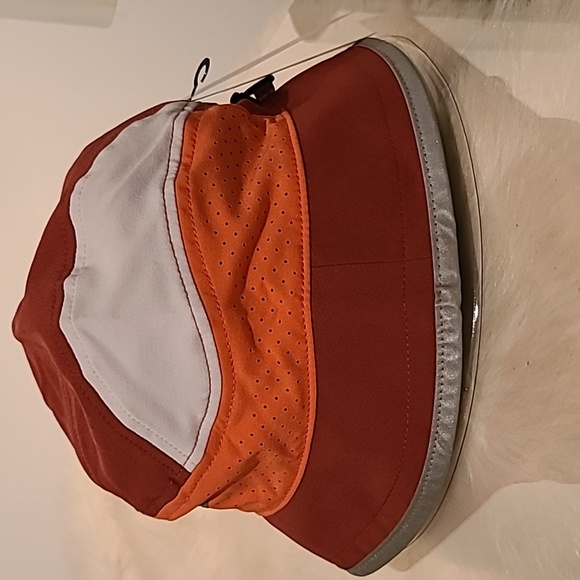 Nike Bucket Hat - Picture 4 of 4